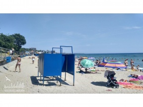 Старые раздевалки на пляже Черноморска планируют “украсить” рекламой