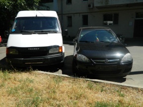 Водители пожаловались на сорванные ливнем госномера с автомобилей. Можно ли так ездить :: Autonews